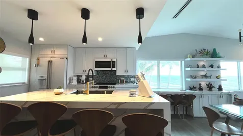 1041 Hillsboro Hillsboro Beach FL 33062