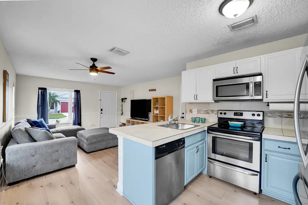 10359 Boynton Place Circle Boynton Beach FL 33437