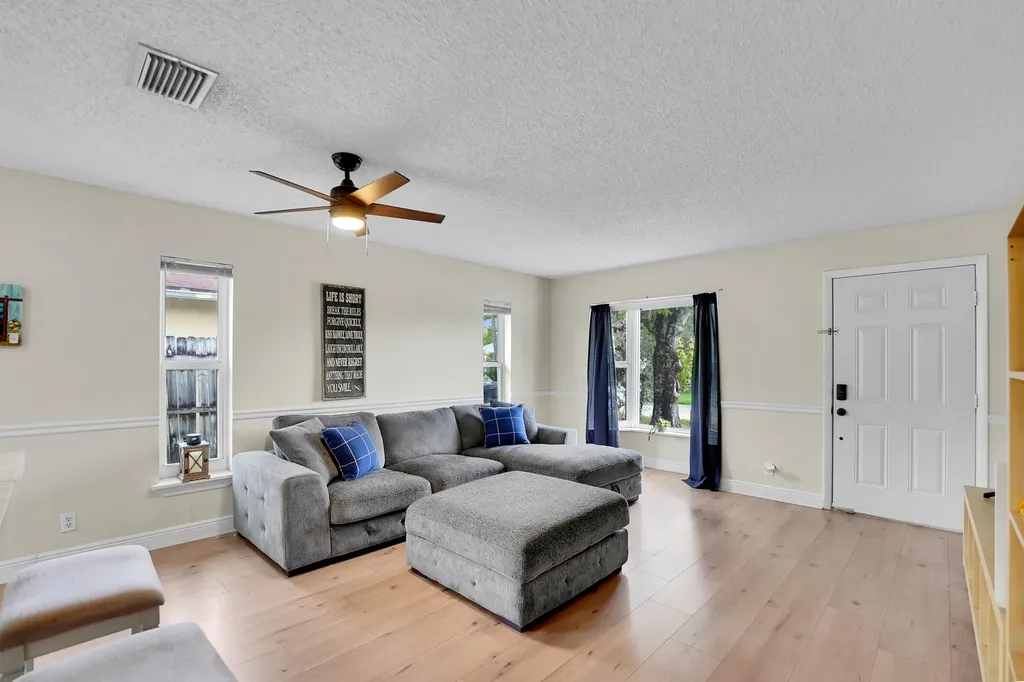 10359 Boynton Place Circle Boynton Beach FL 33437