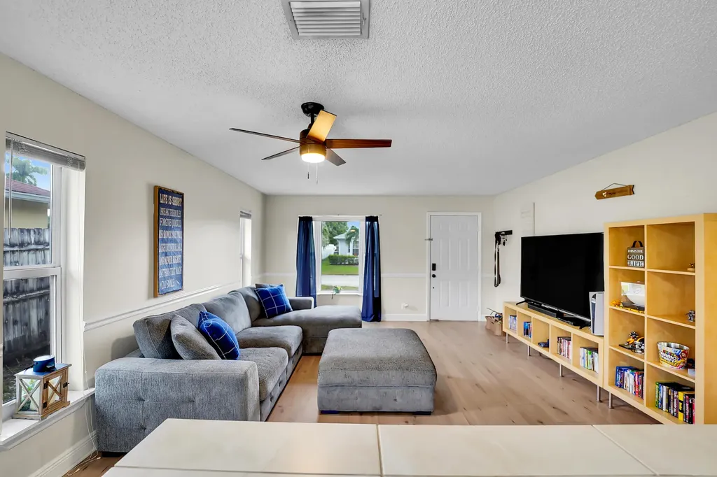 10359 Boynton Place Circle Boynton Beach FL 33437