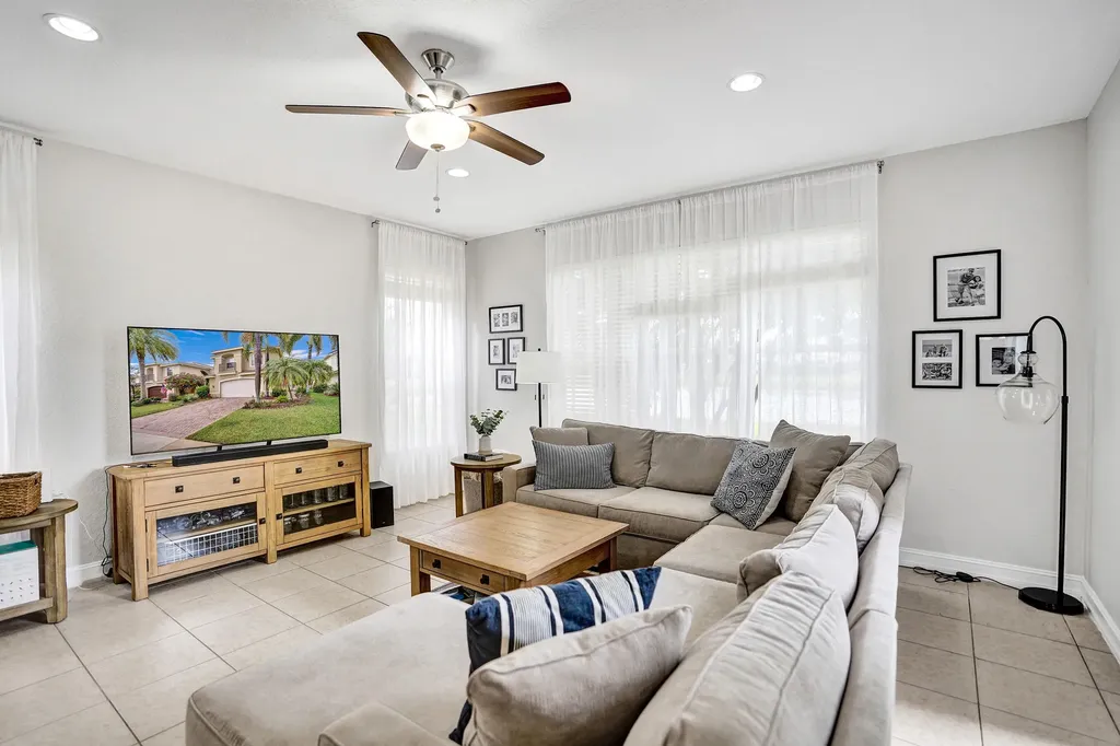 8876 Sandy Crest Lane Boynton Beach FL 33473
