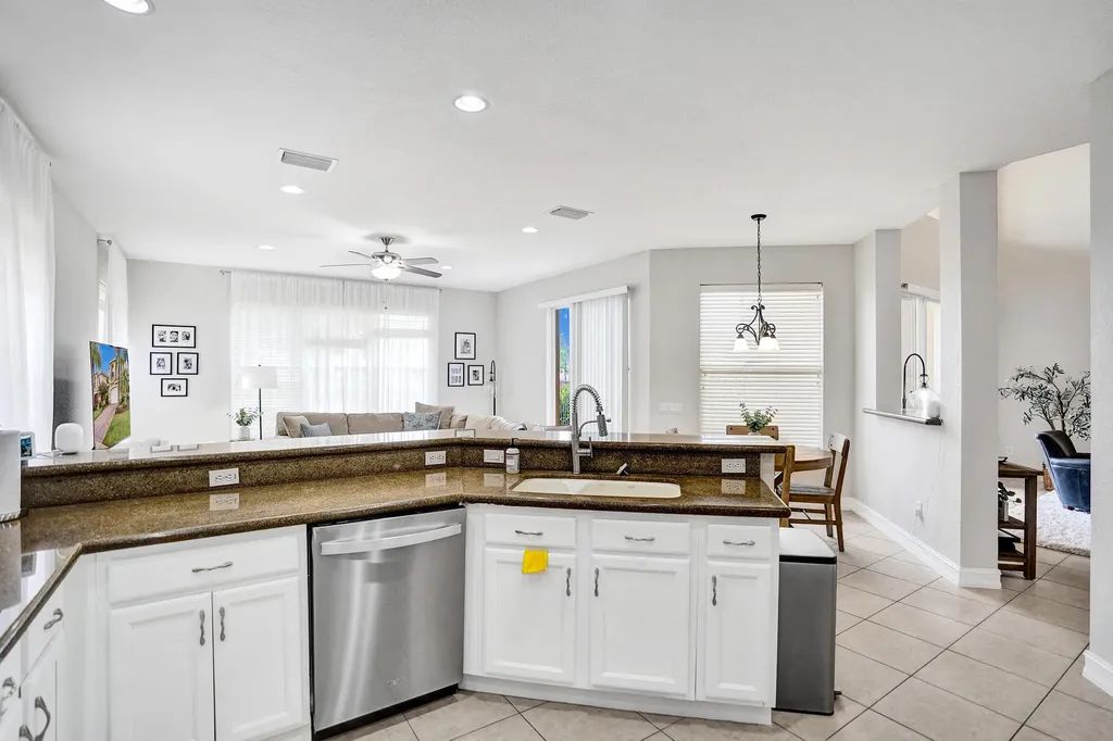 8876 Sandy Crest Lane Boynton Beach FL 33473