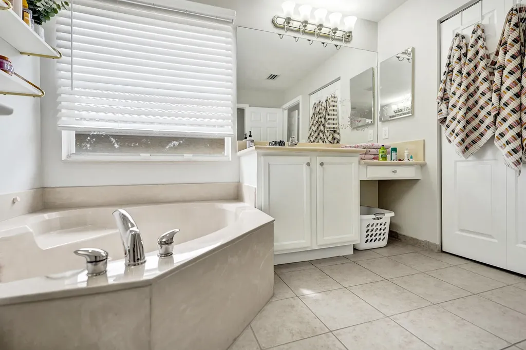 8876 Sandy Crest Lane Boynton Beach FL 33473