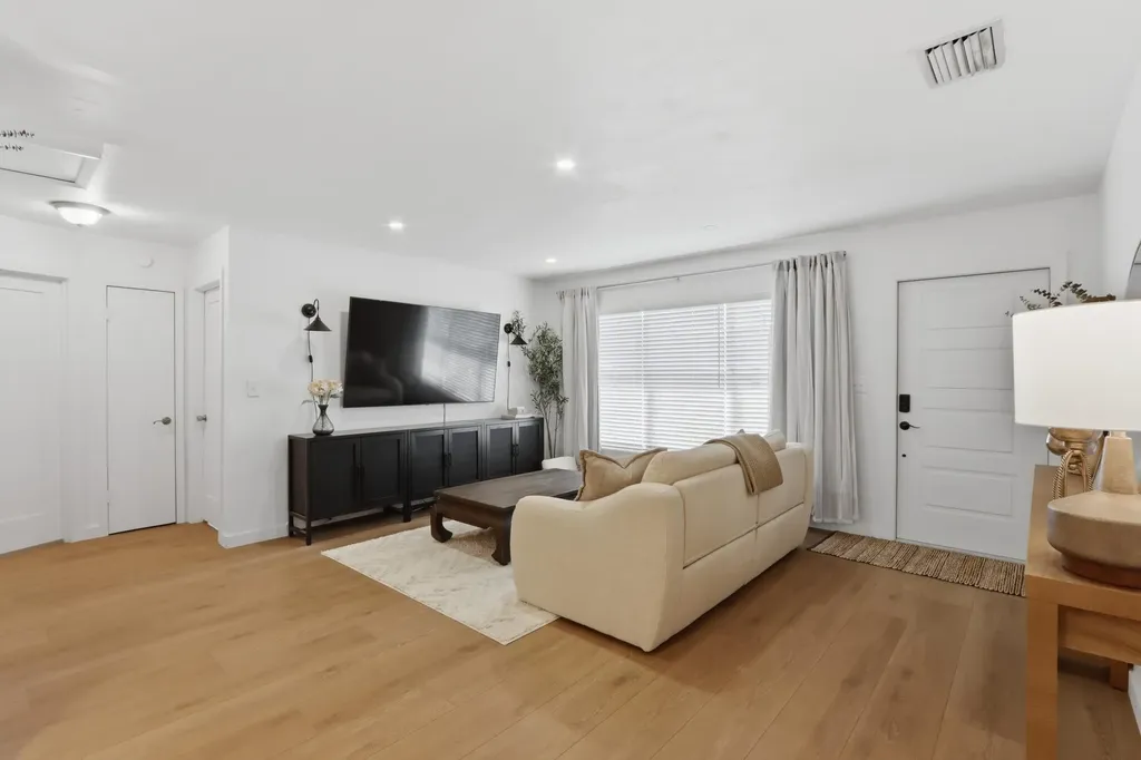 365 Garden Boulevard Palm Beach Gardens FL 33410