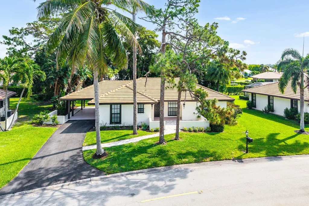 433 Pine Villa Drive Atlantis FL 33462