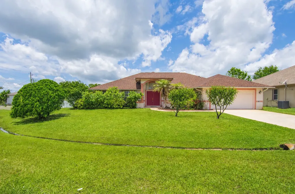 5829 NW Gerald Circle Port St Lucie FL 34986
