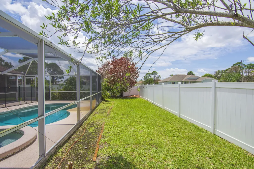 5829 NW Gerald Circle Port St Lucie FL 34986