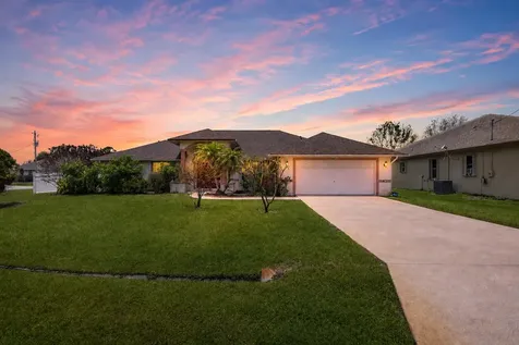 5829 NW Gerald Circle Port St Lucie FL 34986