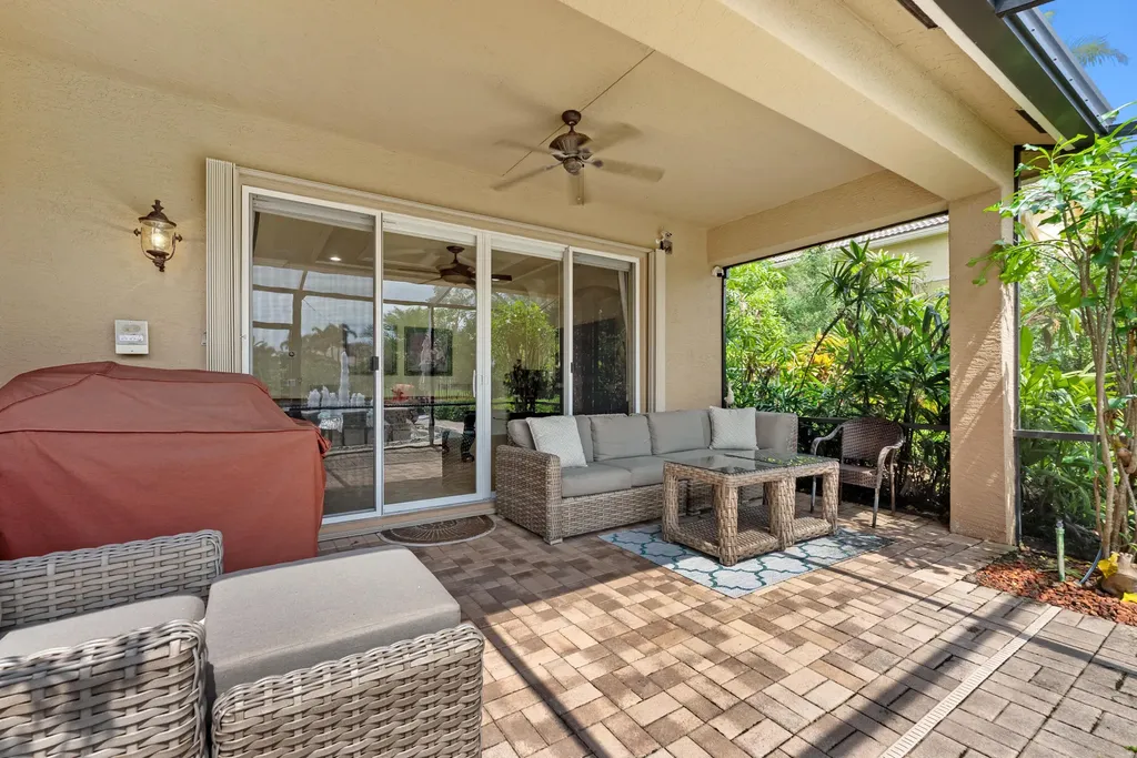 11790 Foxbriar Lake Trail Boynton Beach FL 33473