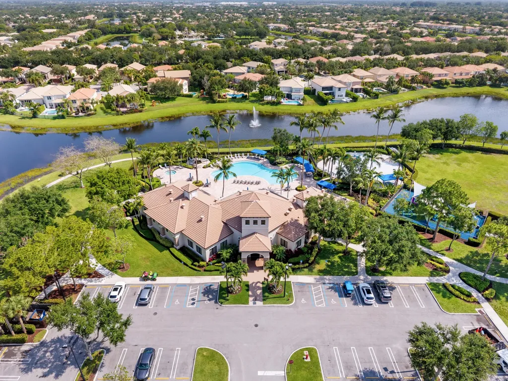 11790 Foxbriar Lake Trail Boynton Beach FL 33473