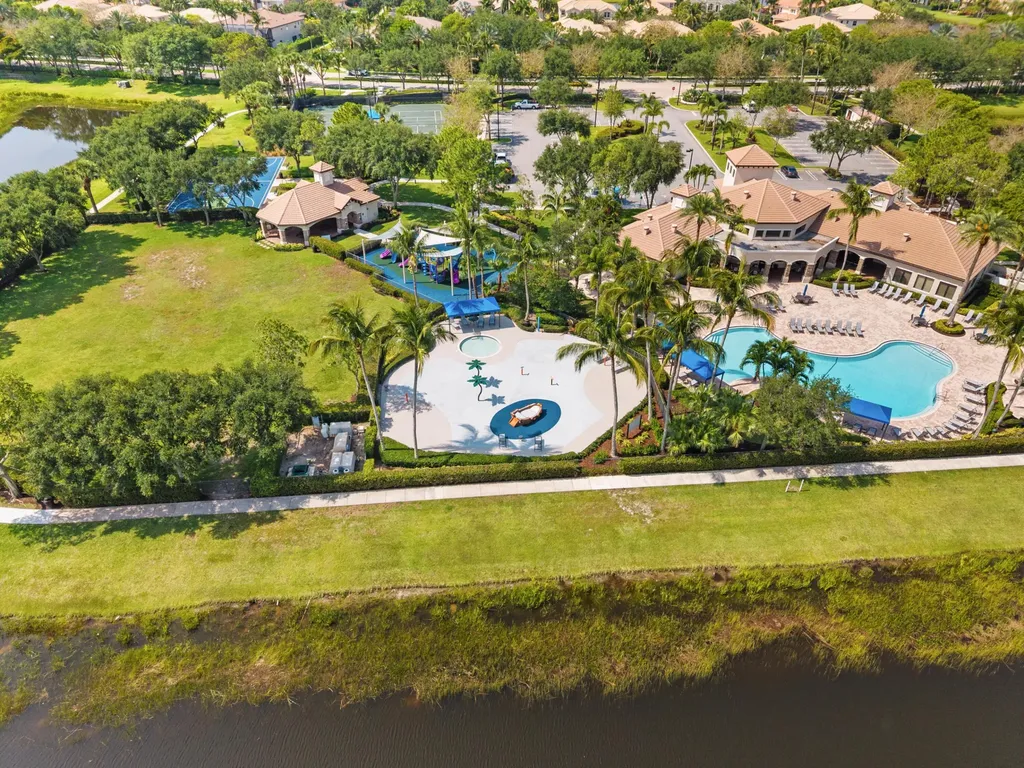 11790 Foxbriar Lake Trail Boynton Beach FL 33473