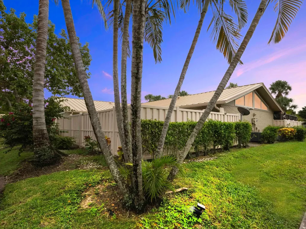 5933 Golden Eagle Circle Palm Beach Gardens FL 33418