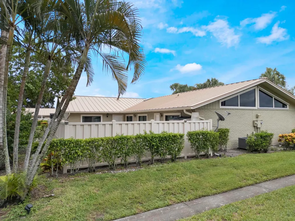 5933 Golden Eagle Circle Palm Beach Gardens FL 33418