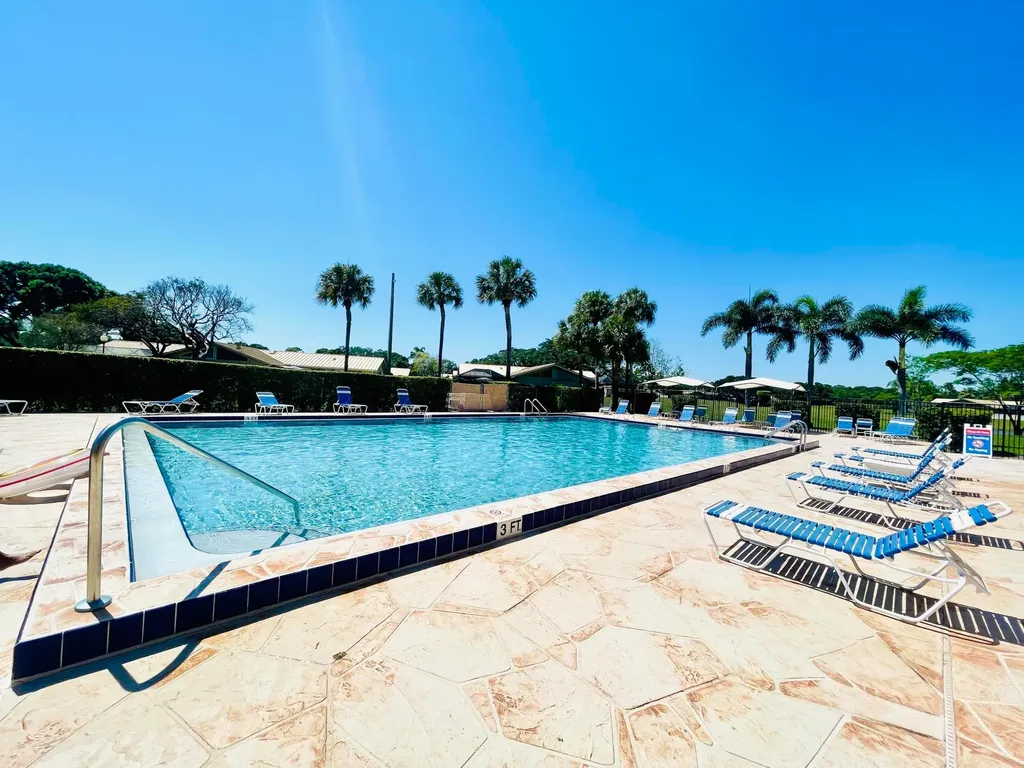 5933 Golden Eagle Circle Palm Beach Gardens FL 33418
