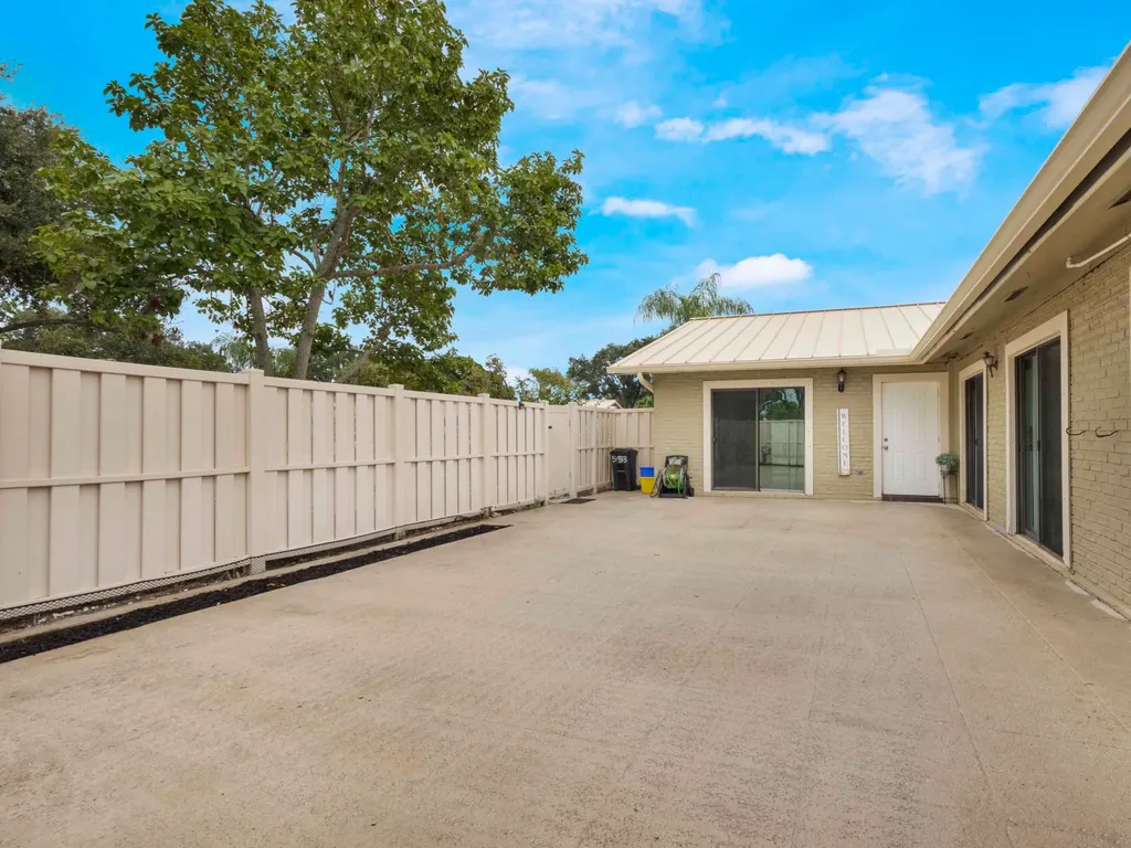 5933 Golden Eagle Circle Palm Beach Gardens FL 33418