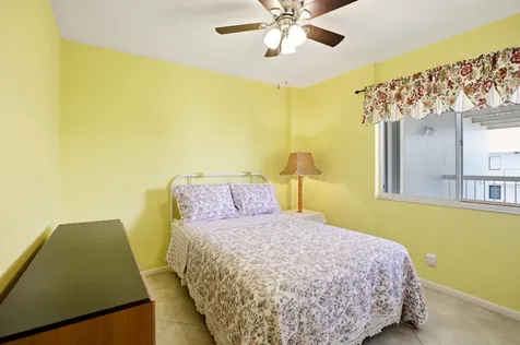 3146 Via Poinciana Greenacres FL 33467