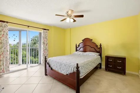 3146 Via Poinciana Greenacres FL 33467