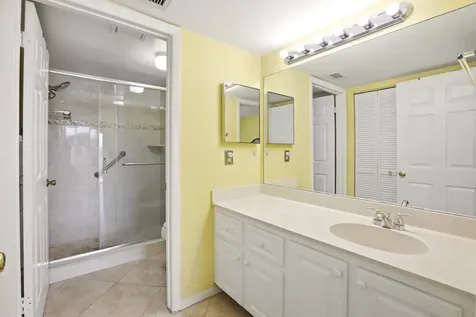 3146 Via Poinciana Greenacres FL 33467