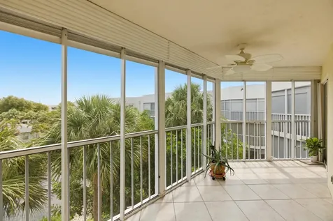 3146 Via Poinciana Greenacres FL 33467