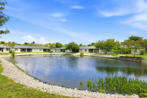 3146 Via Poinciana Greenacres FL 33467
