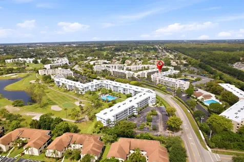3146 Via Poinciana Greenacres FL 33467