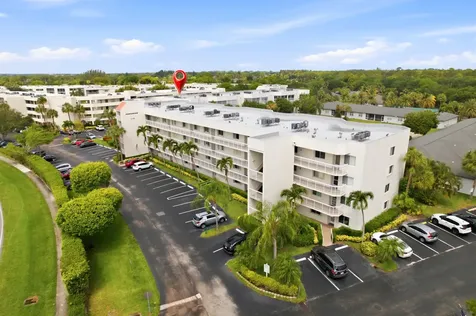 3146 Via Poinciana Greenacres FL 33467