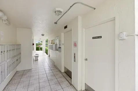 3146 Via Poinciana Greenacres FL 33467