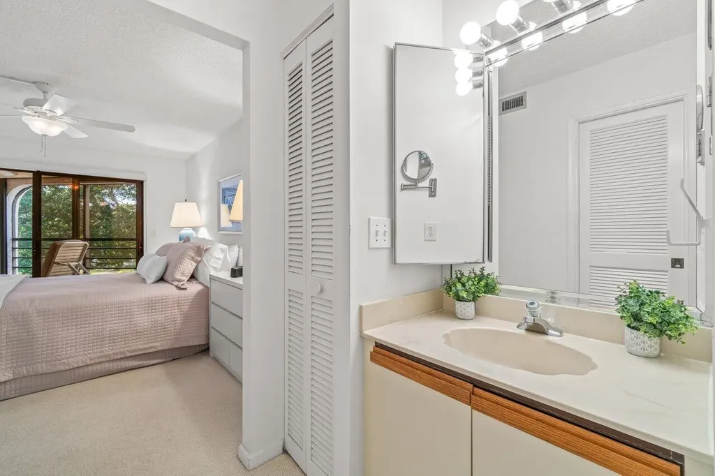 5380 Cedar Lake Drive Boynton Beach FL 33437