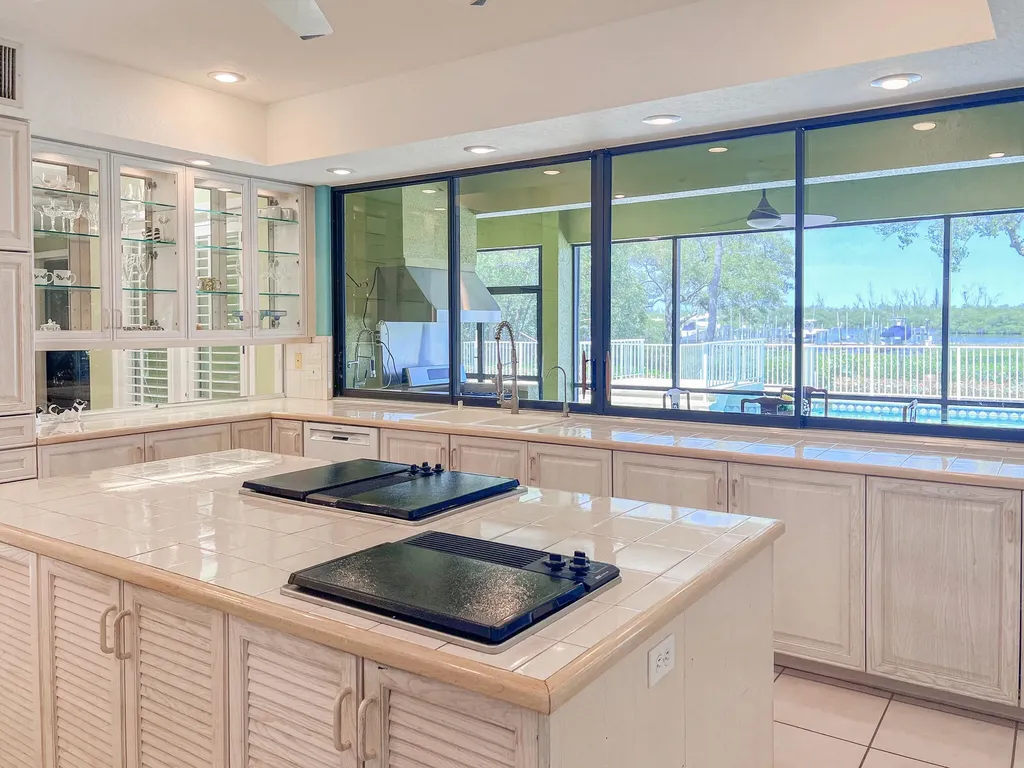 8902 SE Marina Bay Drive Hobe Sound FL 33455