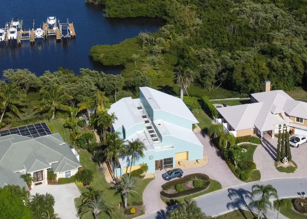 8902 SE Marina Bay Drive Hobe Sound FL 33455