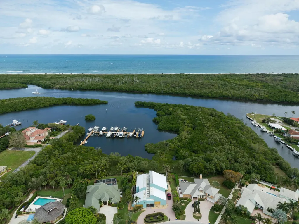 8902 SE Marina Bay Drive Hobe Sound FL 33455