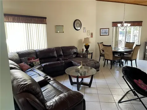 1231 SW 112th Avenue Pembroke Pines FL 33025