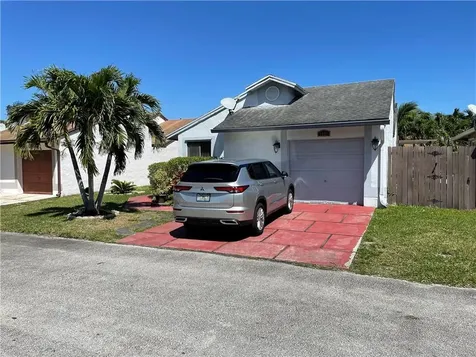 1231 SW 112th Avenue Pembroke Pines FL 33025