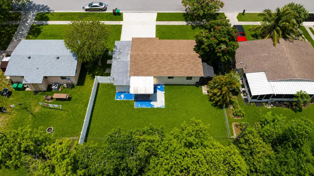 5700 SW 37 Court Davie FL 33314