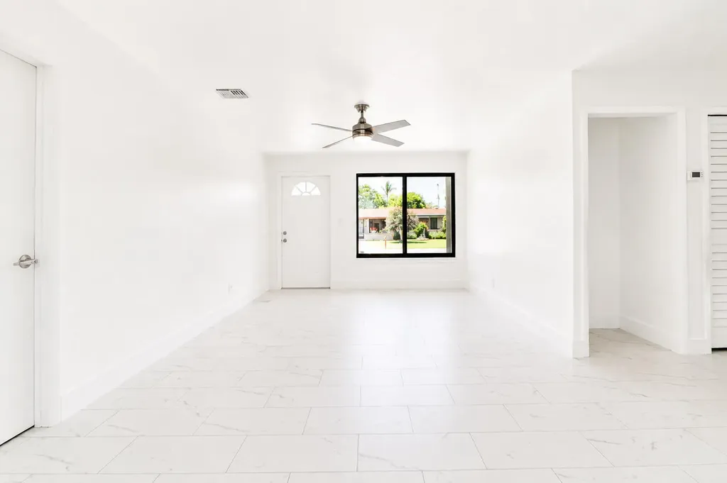 5700 SW 37 Court Davie FL 33314
