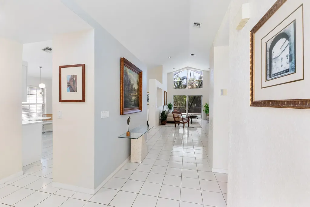 2016 Island Circle Weston FL 33326