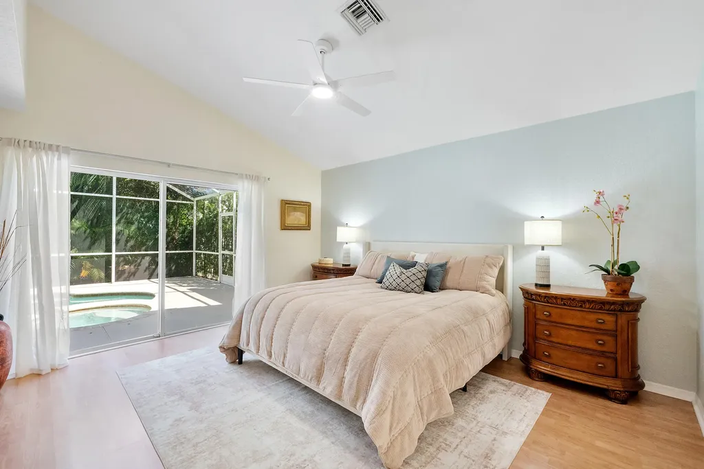 2016 Island Circle Weston FL 33326
