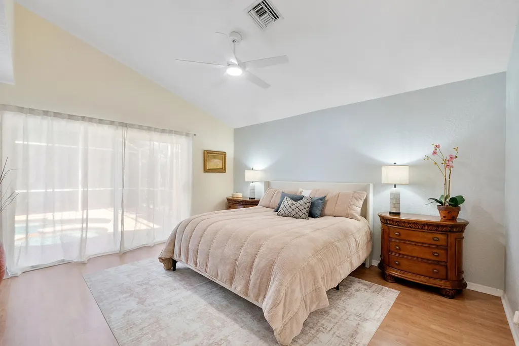 2016 Island Circle Weston FL 33326