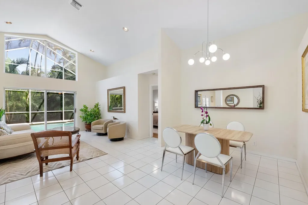 2016 Island Circle Weston FL 33326