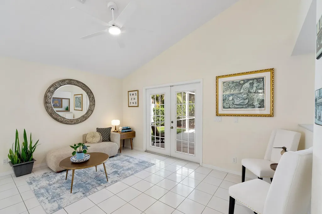 2016 Island Circle Weston FL 33326