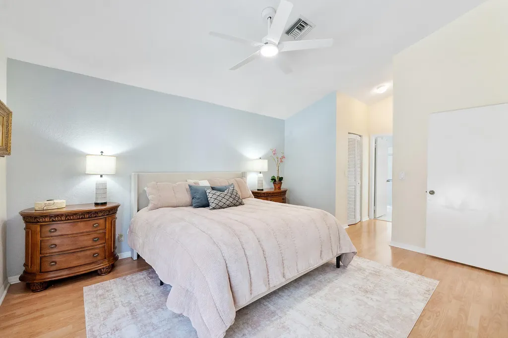 2016 Island Circle Weston FL 33326