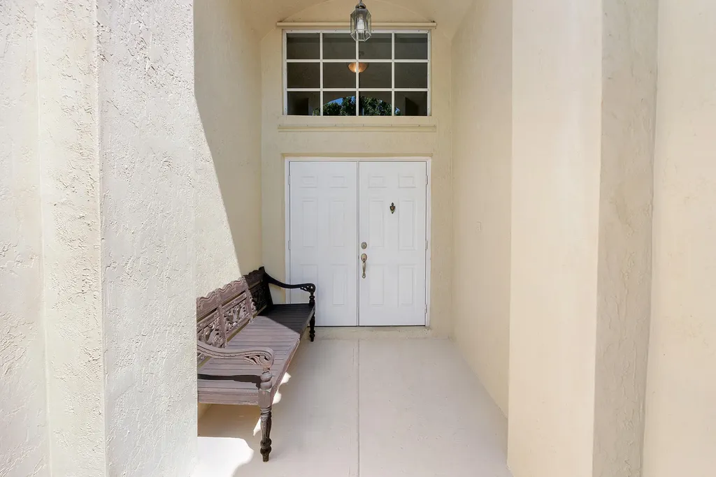 2016 Island Circle Weston FL 33326