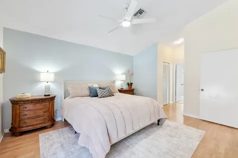 2016 Island Circle Weston FL 33326