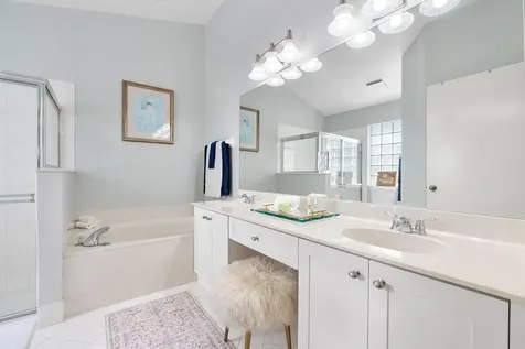 2016 Island Circle Weston FL 33326