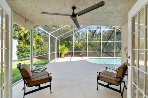 2016 Island Circle Weston FL 33326