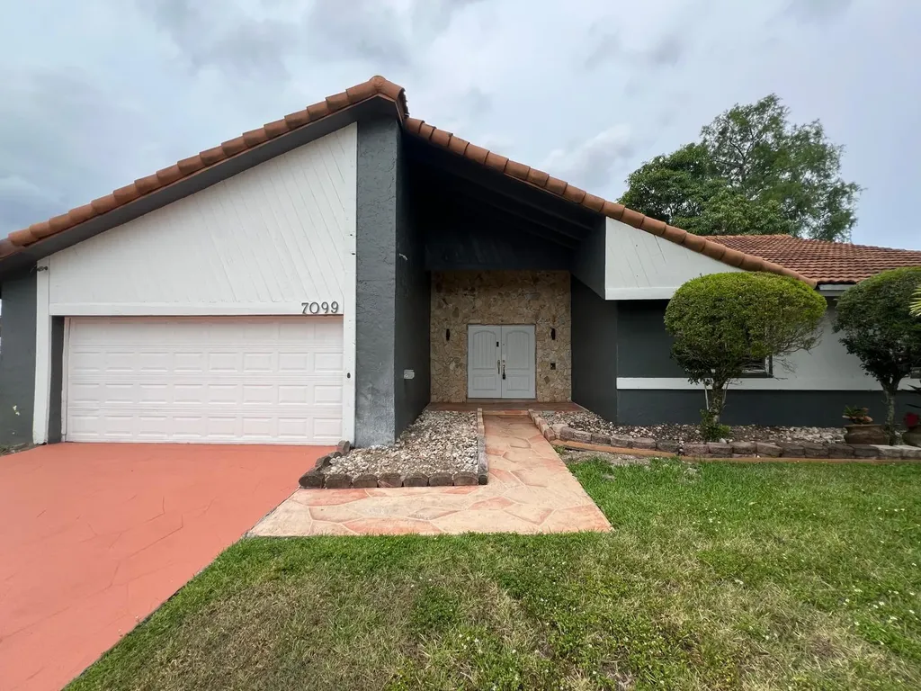 7099 NW 48th Court Lauderhill FL 33319