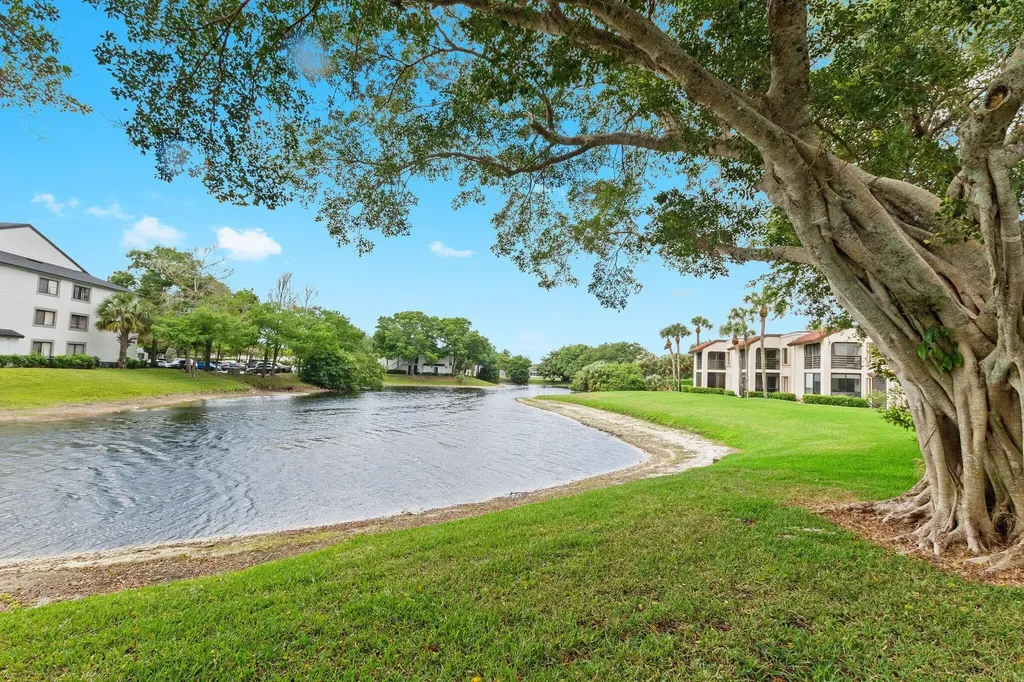 5380 Cedar Lake Drive Boynton Beach FL 33437
