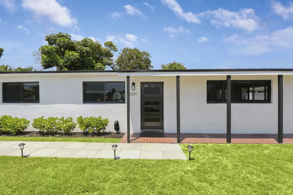 9291 Bloomfield Drive Palm Beach Gardens FL 33410