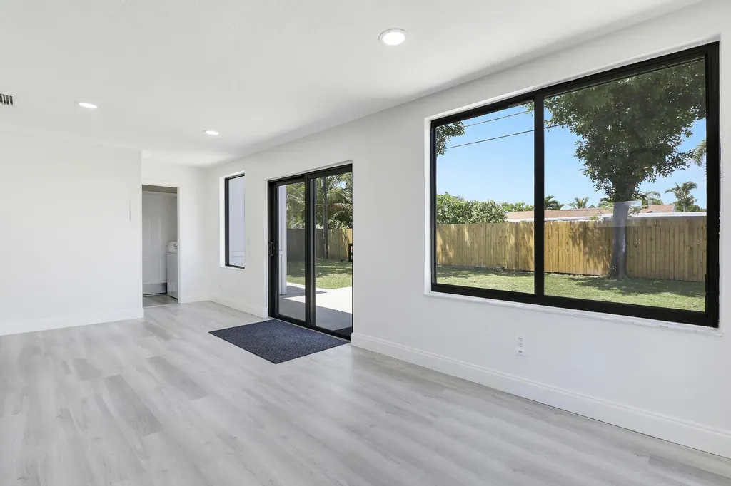 9291 Bloomfield Drive Palm Beach Gardens FL 33410
