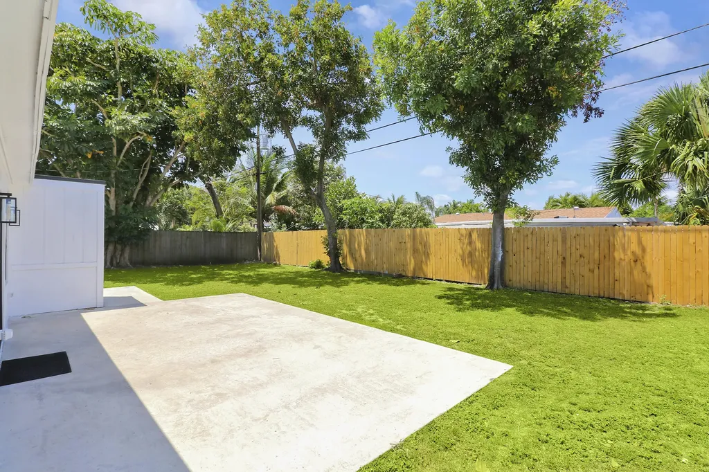 9291 Bloomfield Drive Palm Beach Gardens FL 33410